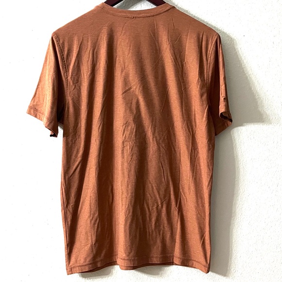 LIKE NEW Vuori Current Tech Short Sleeve Crew Tee - Picture 2 of 5